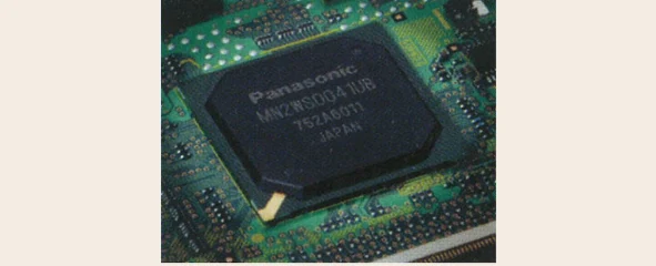 液晶AIを採用