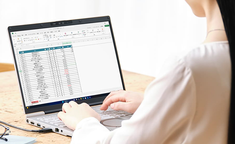 作業効率を高める14.0型の大画面