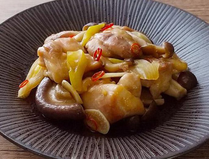 【ジップロック®監修】きのこと鶏肉のピリ辛蒸し