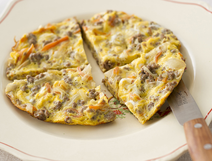 ひき肉でパパッとオムレツ