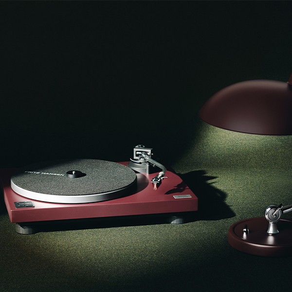 Technics × FRITZ HANSEN コラボレーションモデル SL-40CBTFH