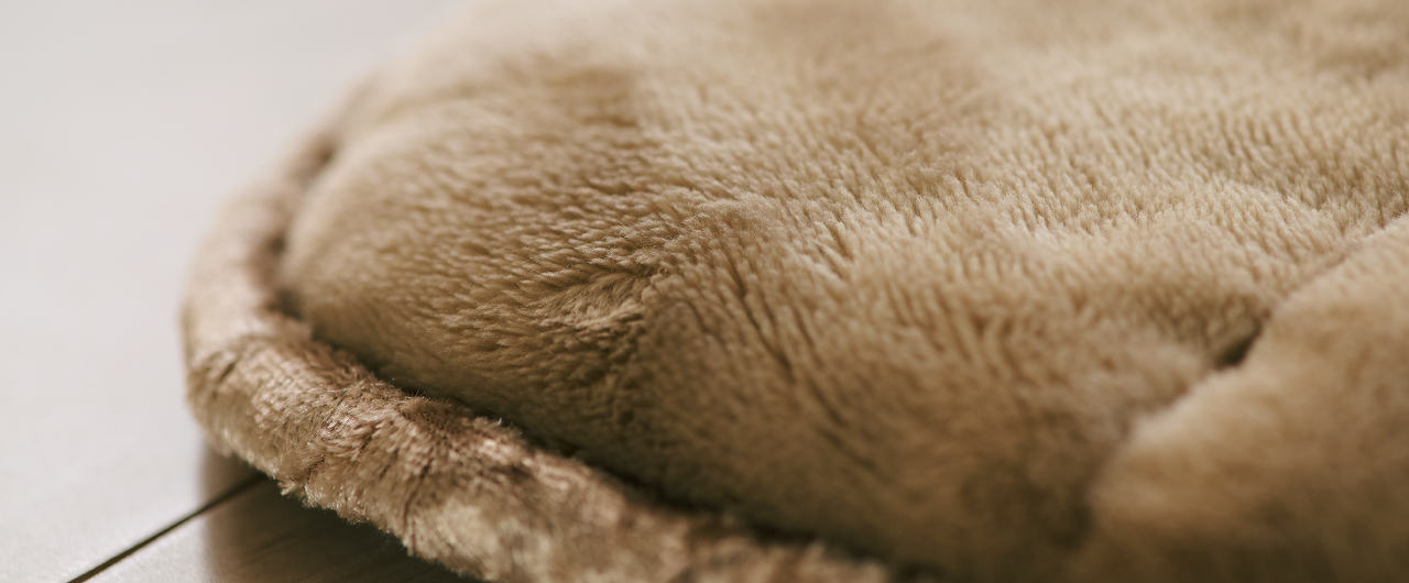 優しい肌触りの マイクロファイバー素材。