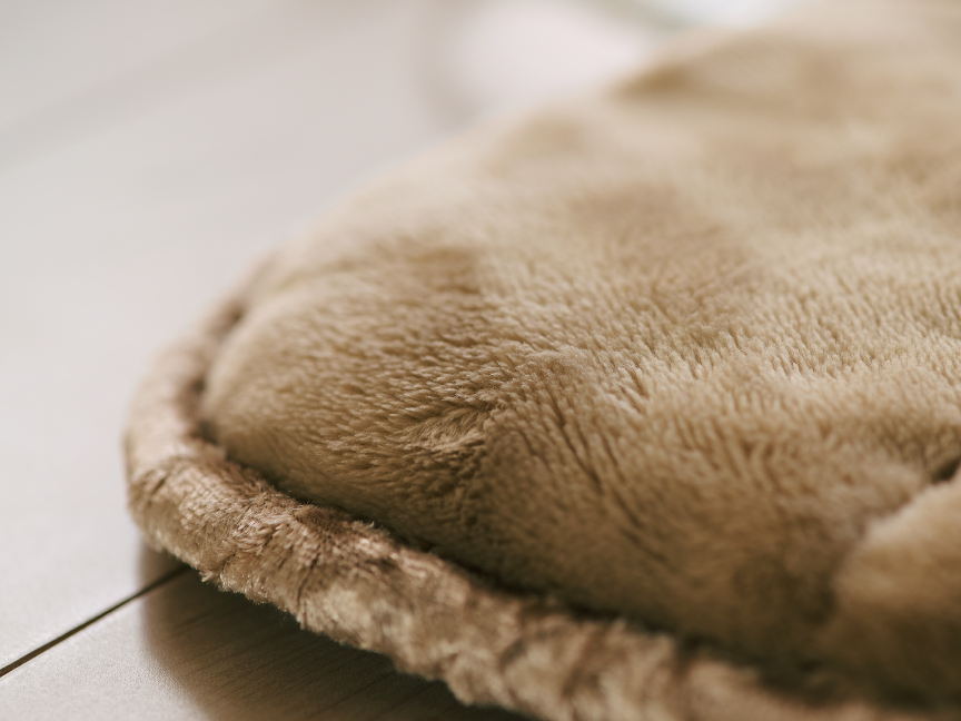 優しい肌触りの マイクロファイバー素材。
