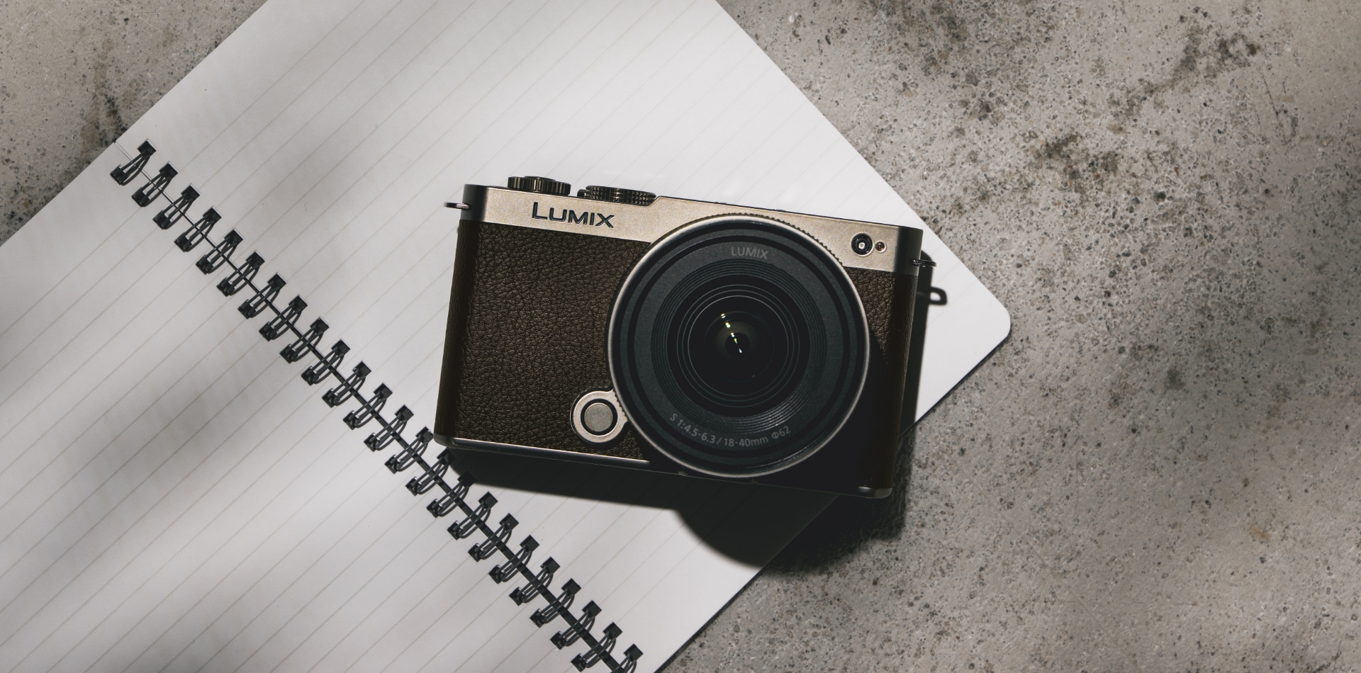 特別な新色、「チタンゴールド」登場