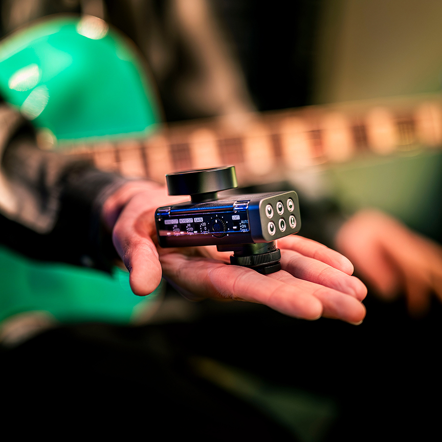 手軽に持ち歩ける手のひらサイズ