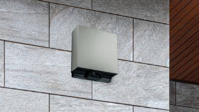 屋外カメラで見守る