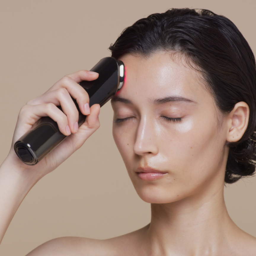 写真：機器を使ったケアの様子