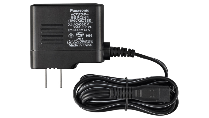 充電アダプターと電源コード
