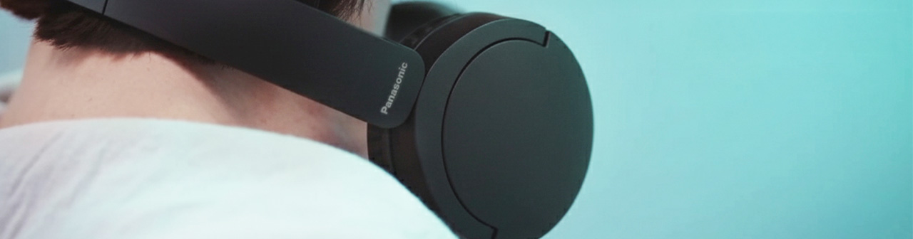 RB-HF630Bヘッドホン着用イメージ