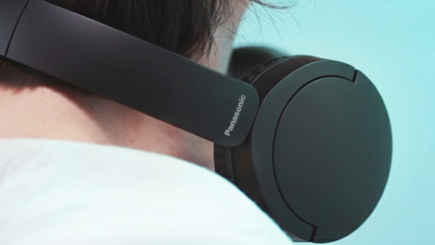 RB-HF630Bヘッドホン着用イメージ