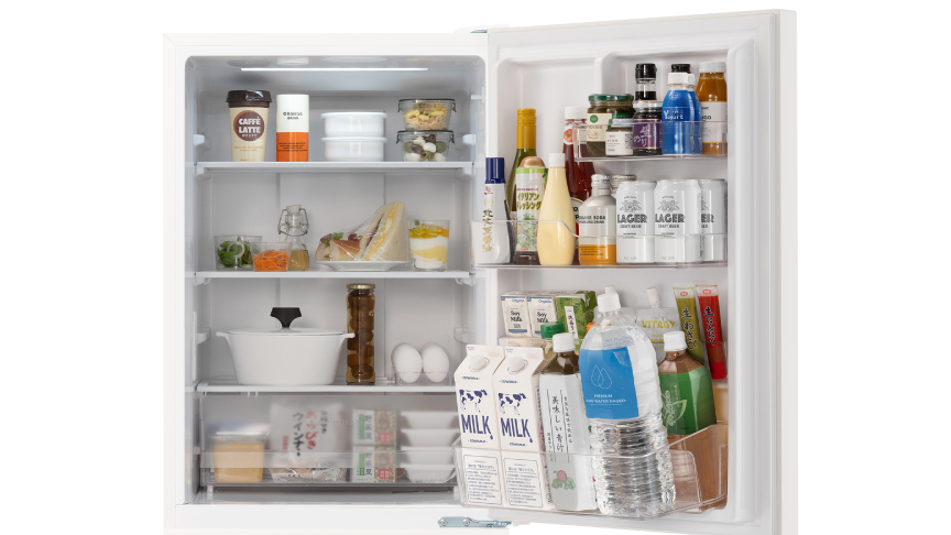 画像：冷蔵室とドアポケットに収納されているイメージ