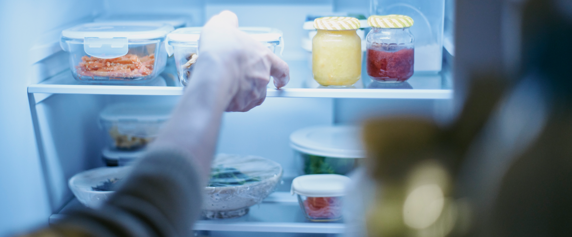 画像：最上段にもラクに手が届くイメージ