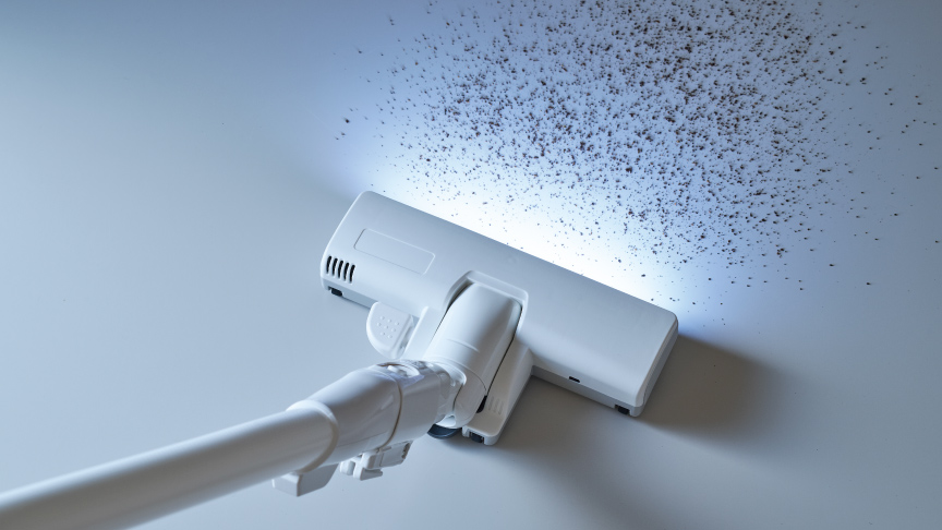 写真：親ノズルのLEDライトでゴミが照らされている様子