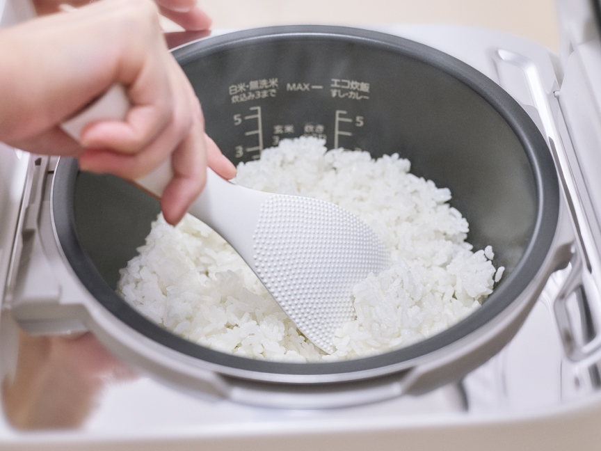 ごはんを混ぜる様子