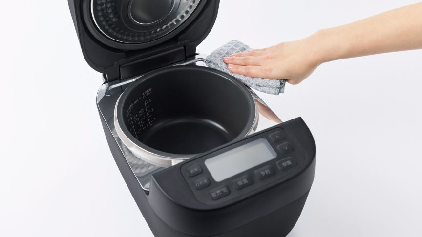 画像：ステンレスクリアフレームのお手入れ