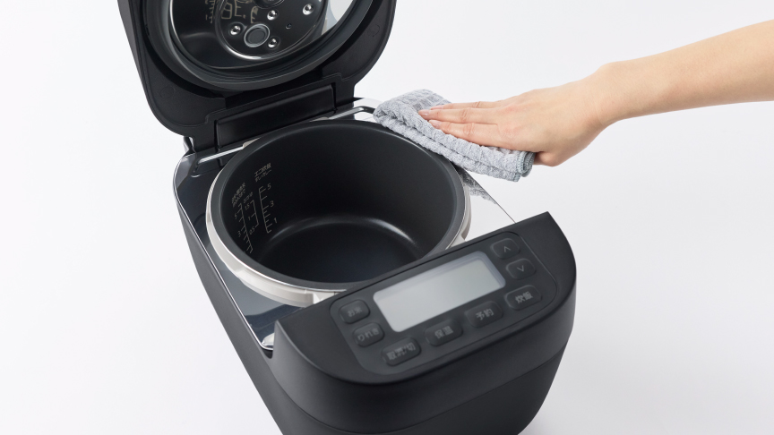 画像：ステンレスクリアフレームのお手入れ