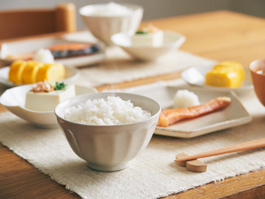 食卓の上に置かれた料理の画像です。クリックすると特長詳細ページにリンクします。