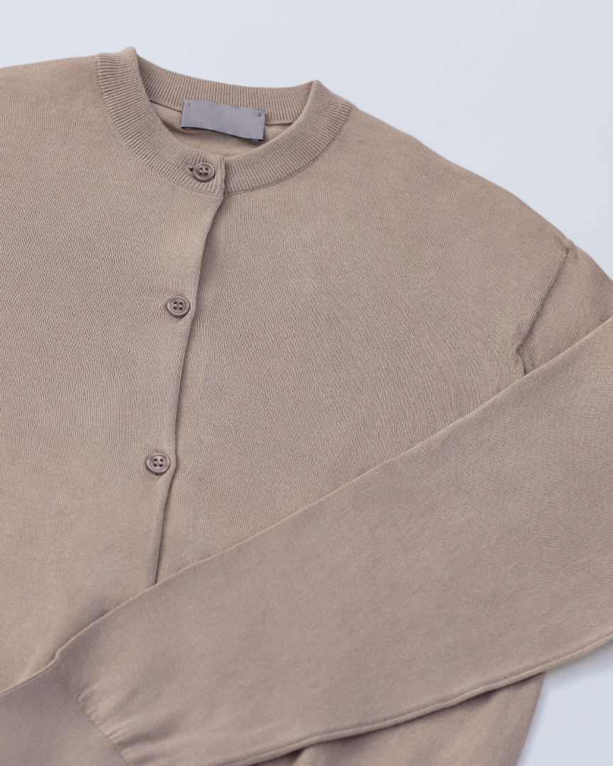 スチームでシワ・ニオイ取りをしているイメージ