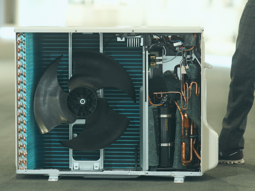 室外機の内側の画像です