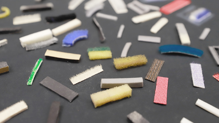 現在のブラシに至るまでの、ブラシ試作品の写真です。