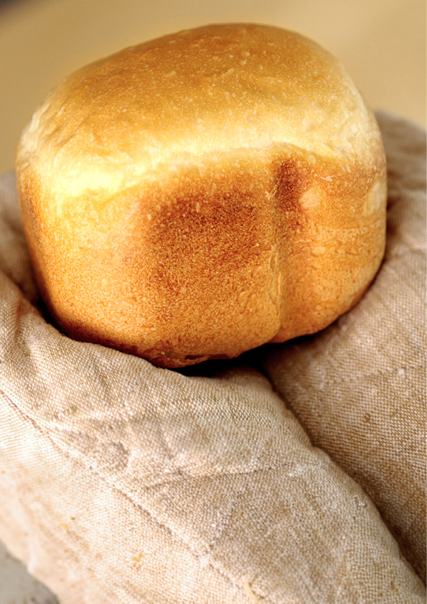 写真：両掌に載せたパン
