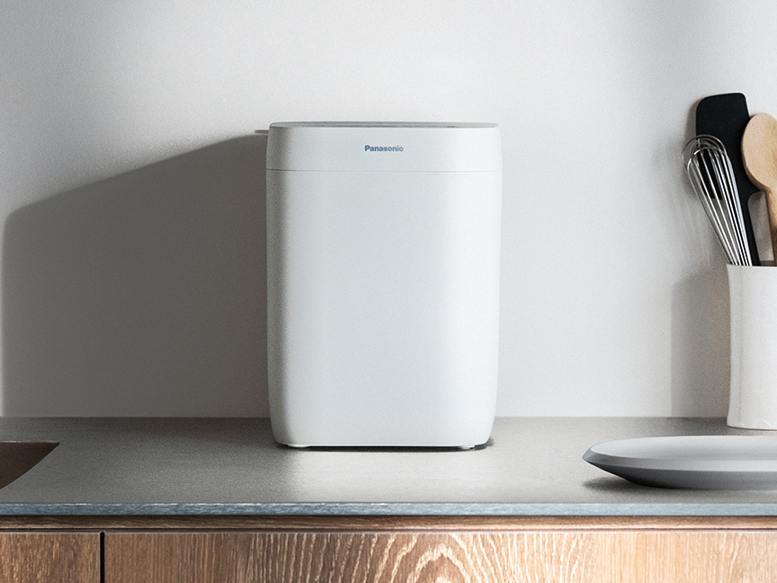 写真：ホームベーカリーが置かれたキッチン