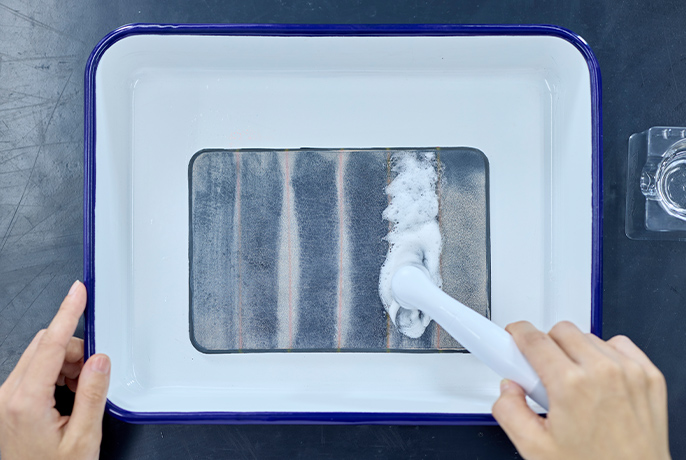 写真：ブラシ洗浄