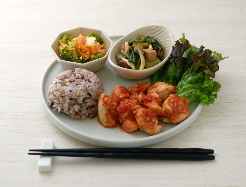 写真：鶏チリのワンプレート蒸し