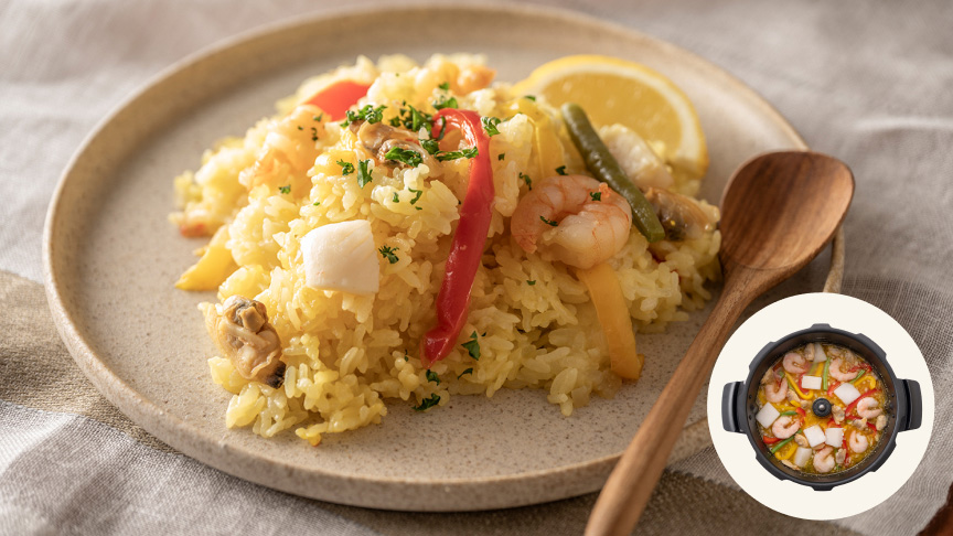 写真：冷凍シーフードのパエリア風ご飯