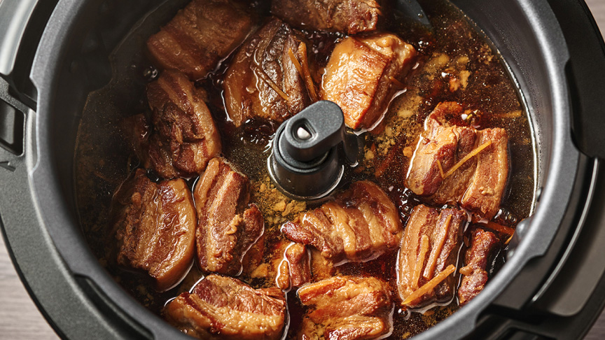 写真：鍋に入った角煮