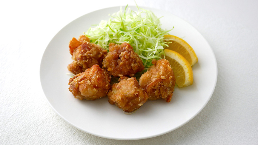 写真：さらに盛り付けられた唐揚げ