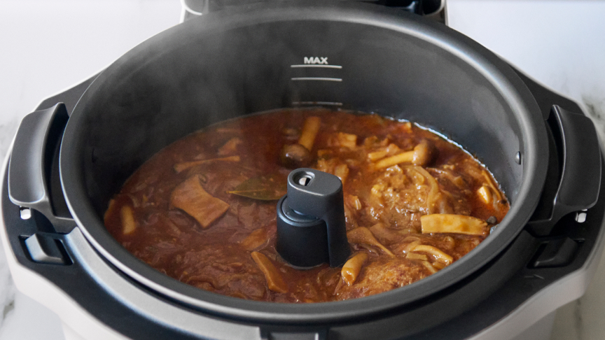 ビーフシチューが入った内なべ