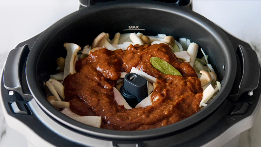 材料が入った内なべ