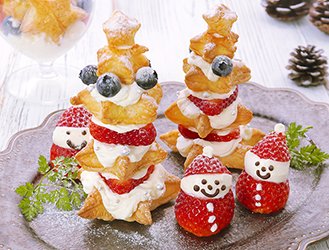 【ビストロライブキッチン公式レシピ】いちごサンタと♪クリスマスパイツリー