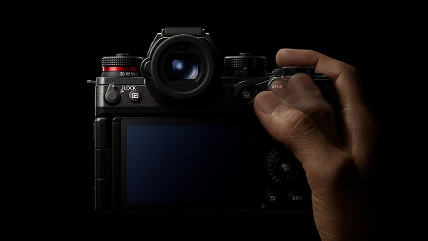 小型デザインに操作性を凝縮