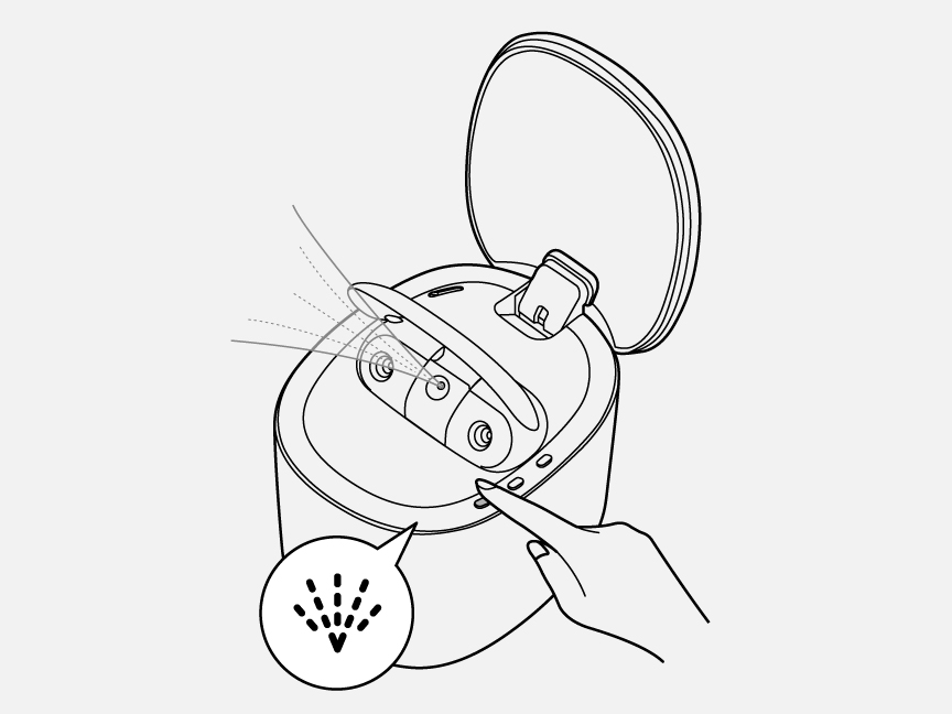 イラスト：冷ミストタンク、化粧水ミストタンク の残った水や化粧水を抜く