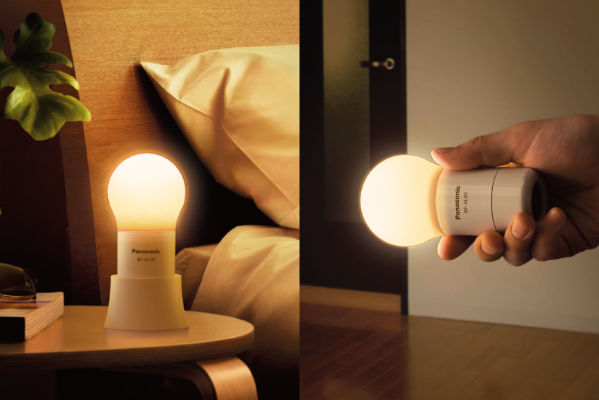 スタンドに置いて、手で持って。便利に使える2WAY。