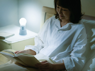 ベッドサイドの常夜灯・読書灯