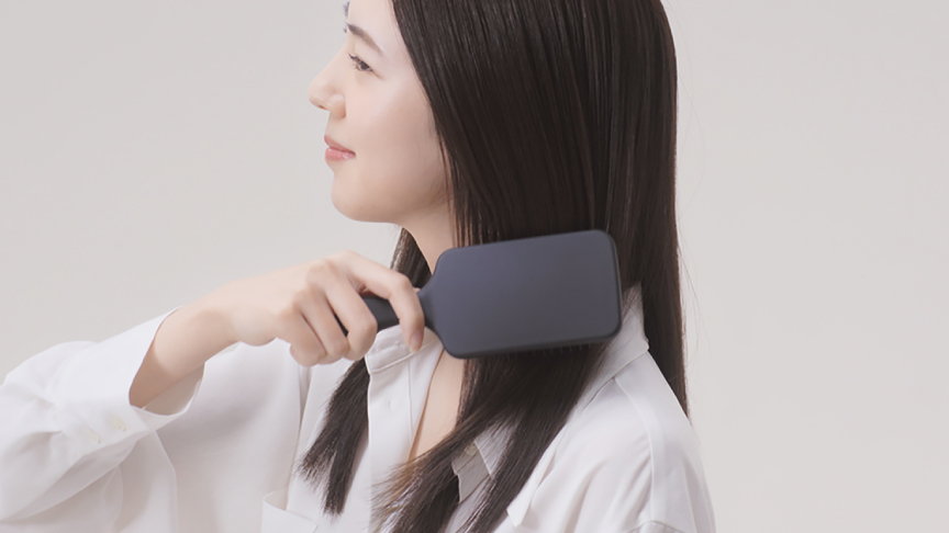 写真：ブラッシングをしている様子