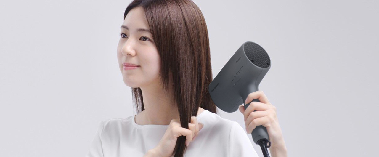 イメージ：含んだ風が髪に届きやすい