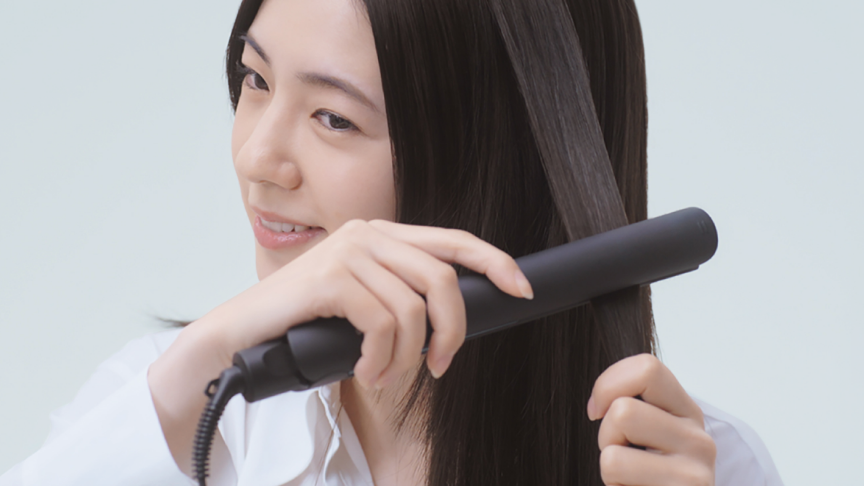 はじめてでも安心！ヘアアイロンの使い方の基本とコツ​ 