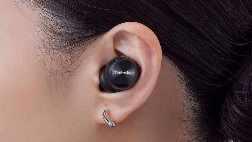 女性の肌にも黒は映えます