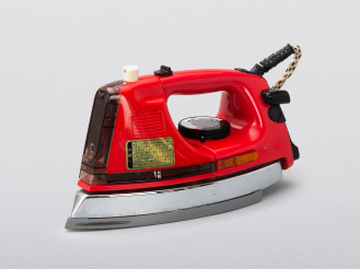 カセット式タンク搭載スチームアイロン（NI-7000）