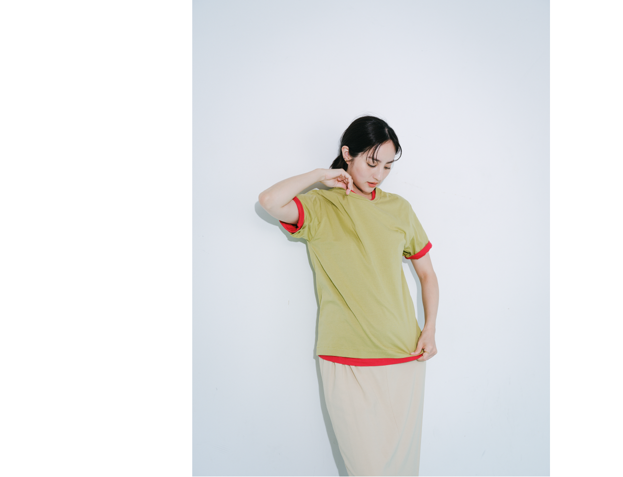 Tシャツコーデの堀田茜