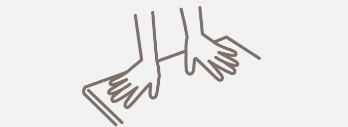 手で軽くシワをのばしておく