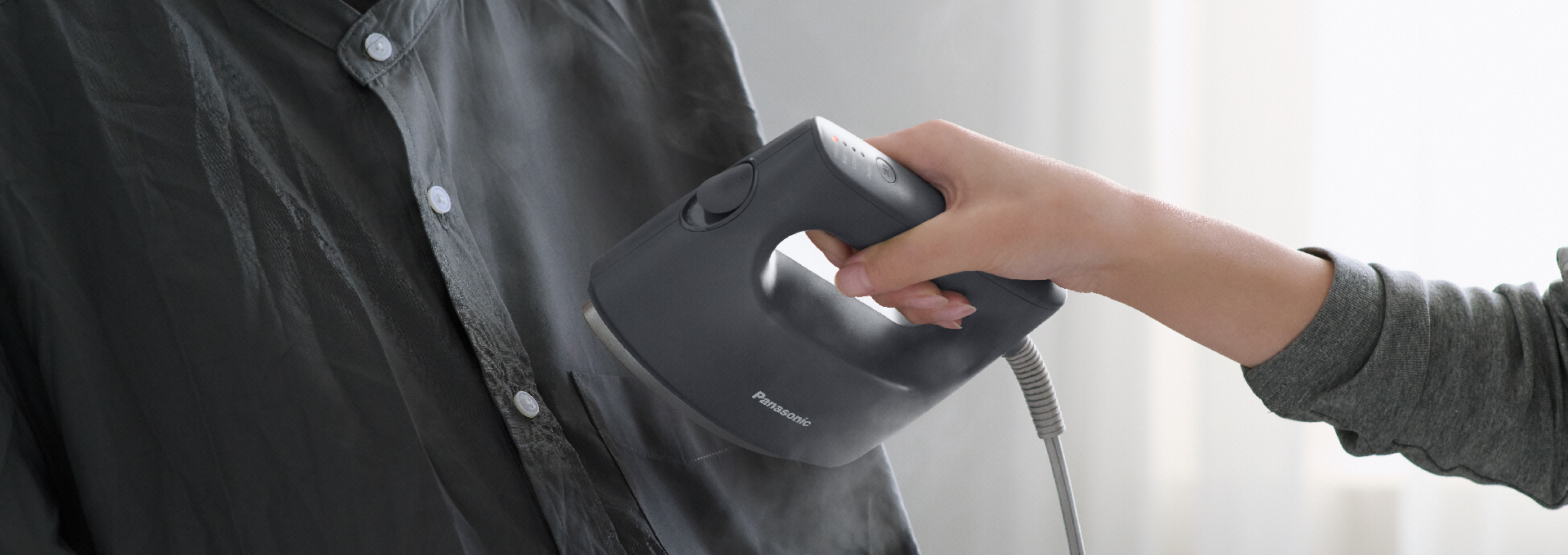 たっぷりのスチームで、しっかりシワのばし