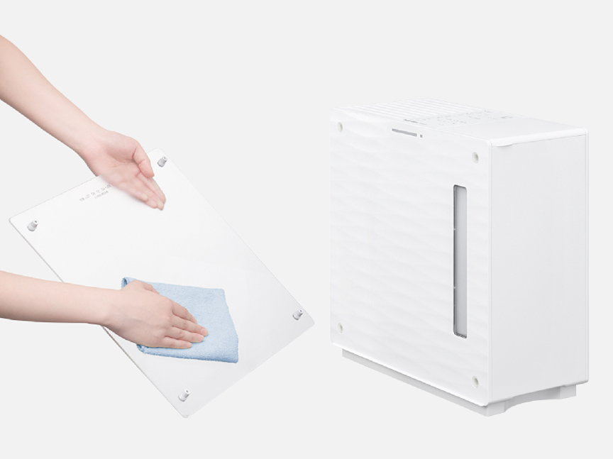 透明パネルを外している画像です