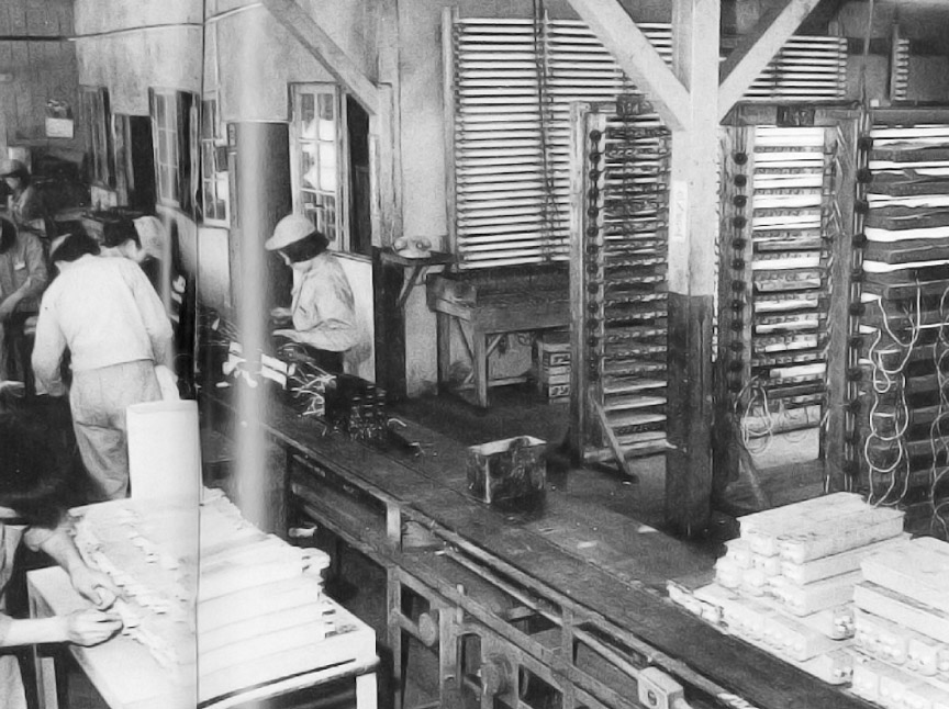 京都工場の生産風景