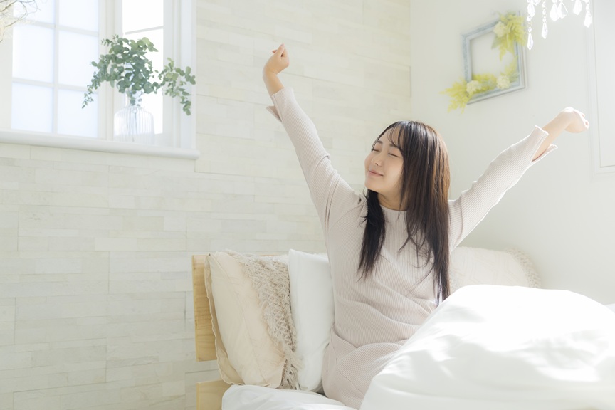 写真：寝起きの女性