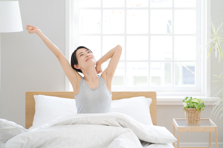 画像：寝起きの女性